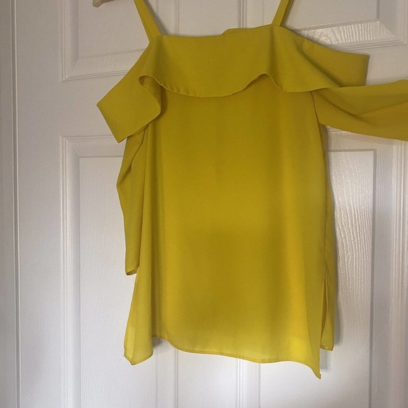 Bright Yellow Sweetheart Thin Strap Blouse. - Picture 6 of 6